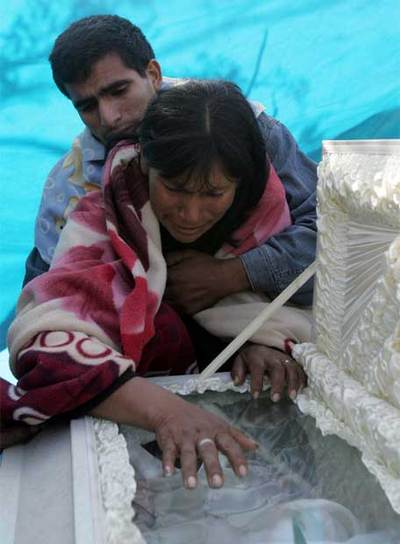 hijos de la muerte,mujer_llora_muerte_hijo_anos_guadalupe.jpg