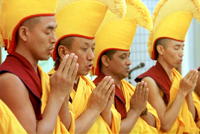 curarse en salud ,monjes_tibet.jpg