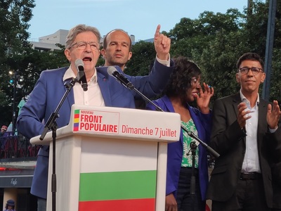 II Mélenchon proclama la victoria del Nuevo Frente Popular en la segunda vuelta de las legislativas francesas . Foto Carlos de Uraba.jpg