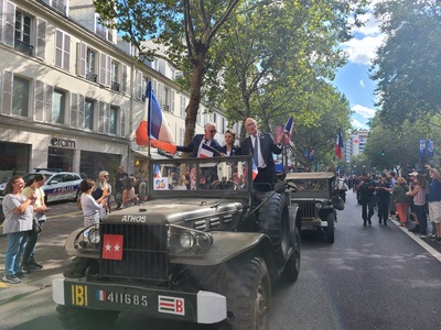 Protagonismo exclusivo de los militares franceses en el 80 aniversario de la liberación de Paris. Foto Carlos de Urabá ..jpg