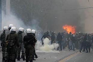 thumb-Fuertes-disturbios-en-Grecia_expand-742847.jpg