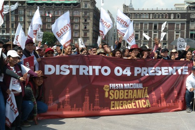 5-85 aniversario de la expropiación del petroleo en México. Foto Carlos de Urabá.JPG