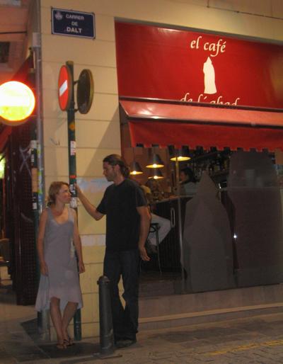 Carlotte y Neil en carrer dalt.jpg