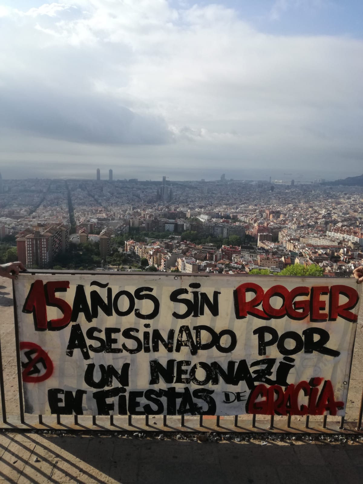 Foto Pancarta 15 Años Sin Roger (1).jpg