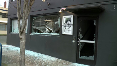 VandalismatDemocraticPartyofOregonheadquartersinPortland.jpg