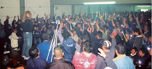 ferroviarios en asamblea.jpg