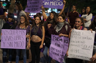 marcha contra los feminicidios en México XX. Foto Carlos de Urabá.JPG