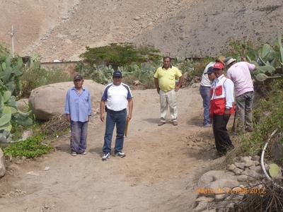 ALCALDE GERMAN SOLIS INSPECCIONA PROGRAMA TRABAJA PERU.JPG