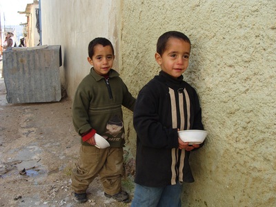 Holocausto Palestino. Refugiados palestinos del campo de Jerash-Jordania. Foto Carlos de Urabá.JPG