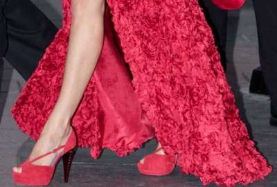Zapatos rojos de doña Letizia en defensa de la españolidad..jpg