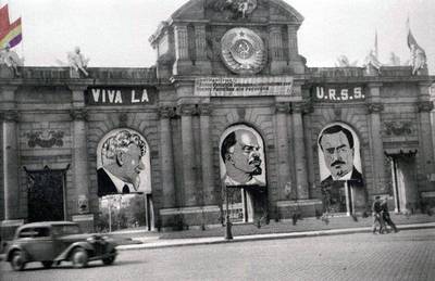 puerta_alcala_stalin.jpg