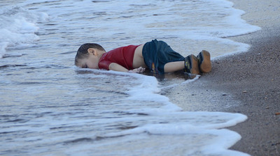 ___niño migrante ahogado en Europa.jpeg