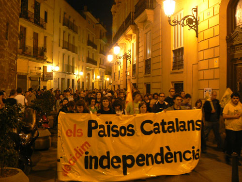 http://barcelona.indymedia.org/usermedia/image/3/large/18_MANI.jpg