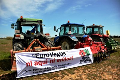 tractorsvseurovegas.jpg