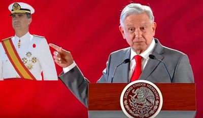 López Obrador ¡Espanya ens roba! ¡España nos roba! montaje Yuma.JPG