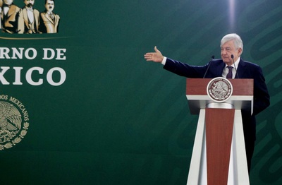 Rueda de prensa de AMLO en Guadalajara. Foto Carlos de Urabá XII.JPG