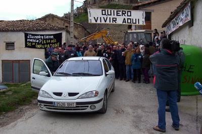 artieda, los expropiadores no pasaran.jpg