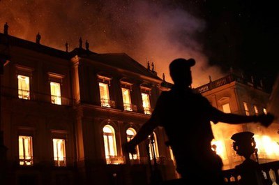 Incendio Museu Nacional.jpeg