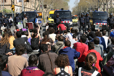 estudiants-ub-bolonya-mossos.jpg