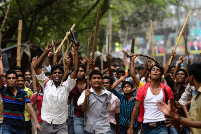 workers demonstrating in Dakha.jpg