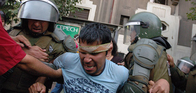 140634_represion_a_mapuche1.jpg