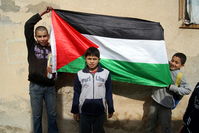 Niños palestinos en lucha III. Foto CArlos de Uraba.JPG