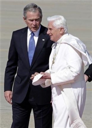 Ratzinger-y-Bush.jpg