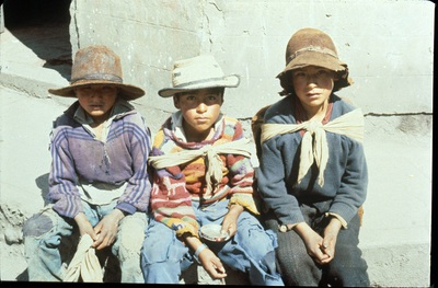 Niños hambrientos. Andahuaylas-Perú. foto Carlos de Urabá.jpg