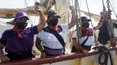 comandantas del la expedición zapatista Travesía por la Vida a bordo de la Montaña. Isla Mujeres-México-Foto Carlos de Urabá.jpg