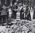 desmontando las barricadas.jpg